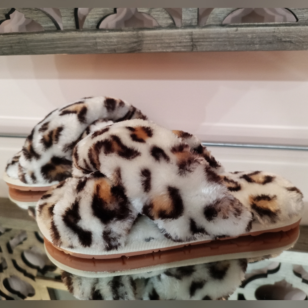 Women's Fluffy Crossband Fur Slippers